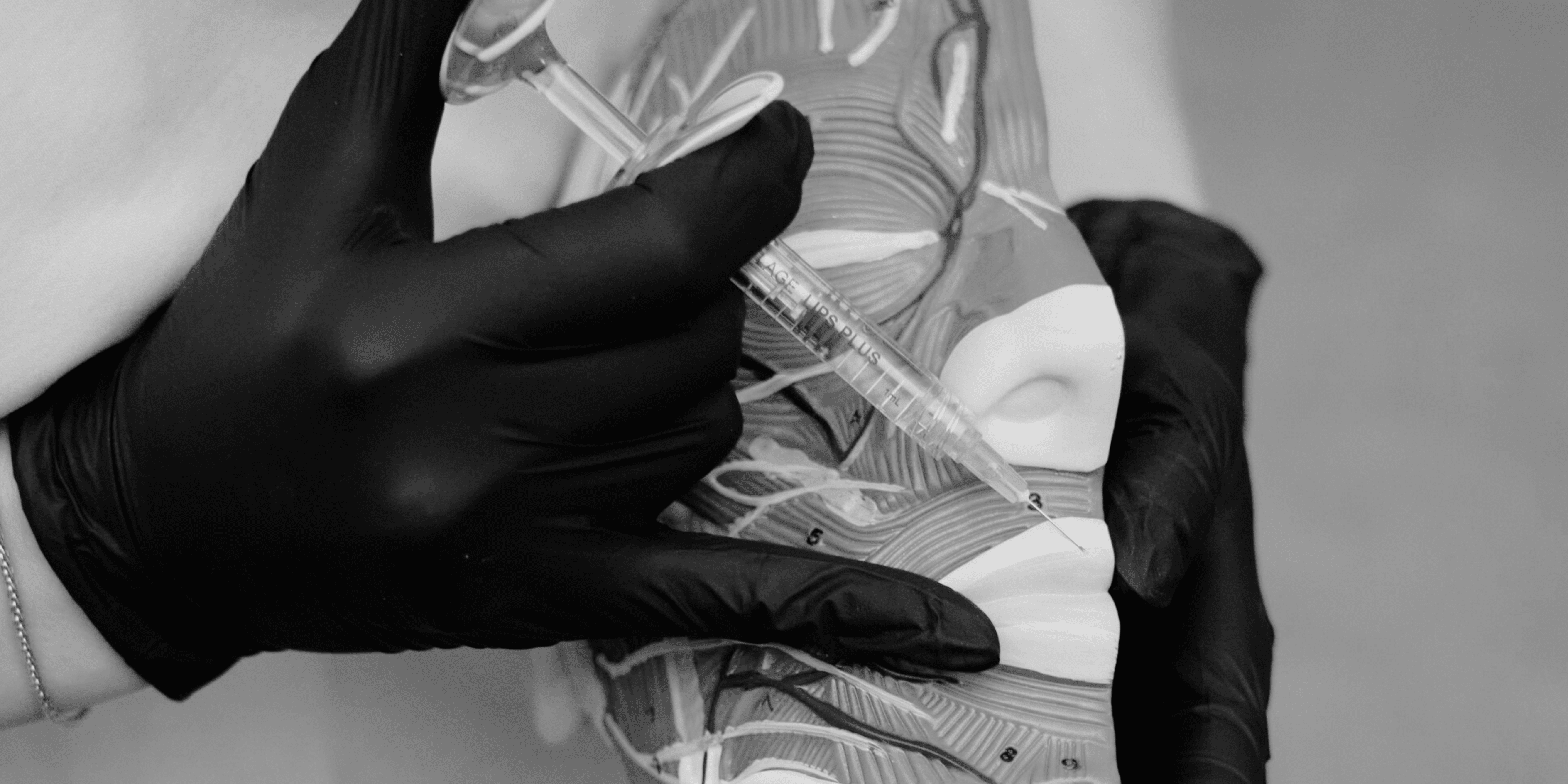 Czy potrzebuję szkoły podyplomowej, żeby zacząć pracę w medycynie estetycznej?